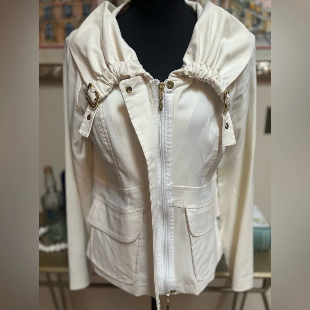 JOSEPH RIBKOFF CREAM TAILORED GOLD BUCKLE DETAIL MOTO UTILITY JACKET SIZE 8